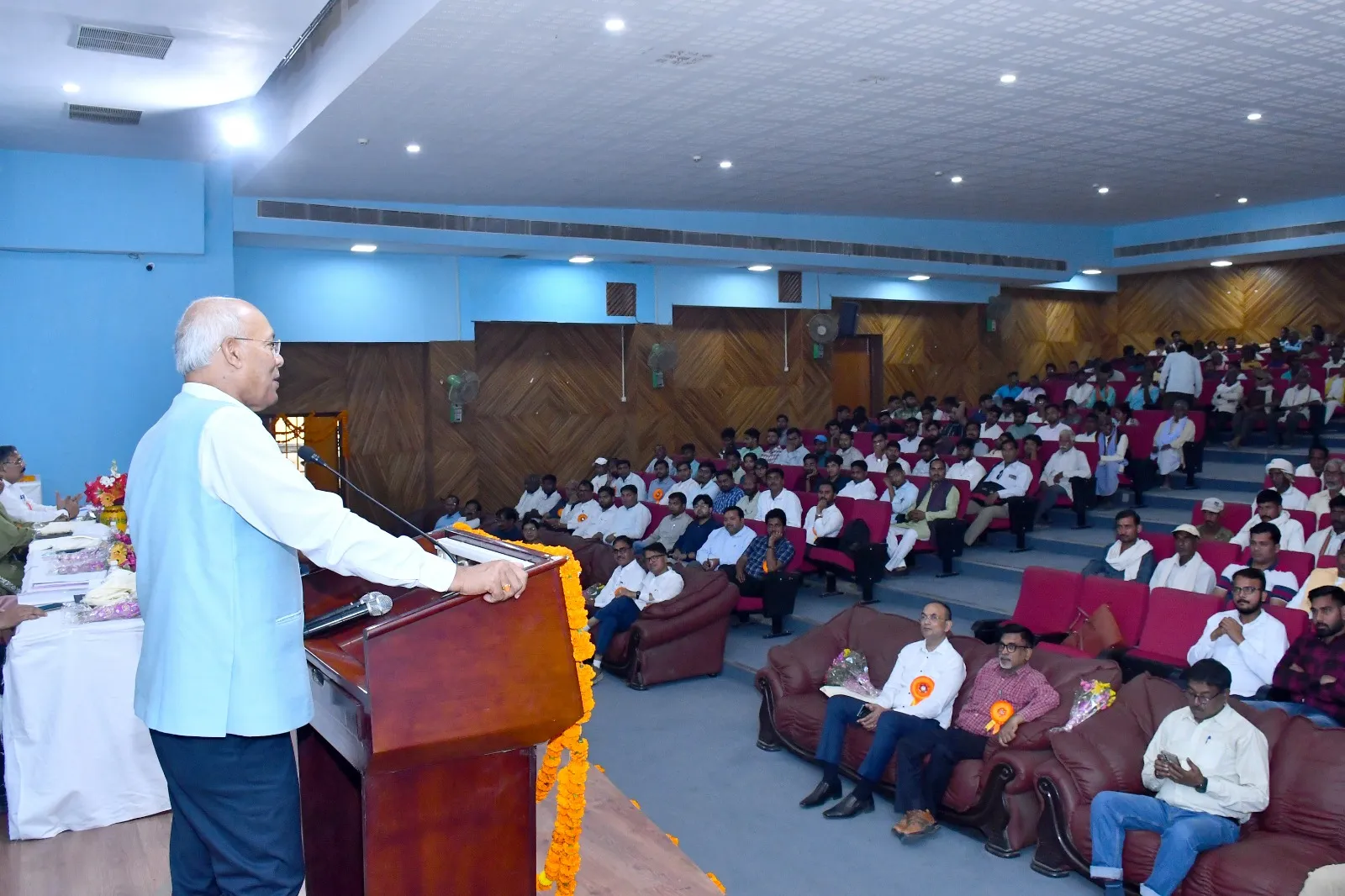 अयोध्या: किसान प्राकृतिक विधि से करें मसाले की खेती- कुलपति डॉ. बिजेन्द्र सिंह  