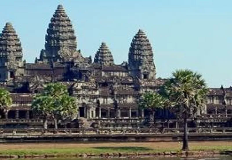 कंबोडिया के अंकोर मंदिर परिसर में मिला बुद्ध की प्रतिमा का धड़, 12वीं या 13वीं सदी की प्रतिमा का बताया जा रहा 