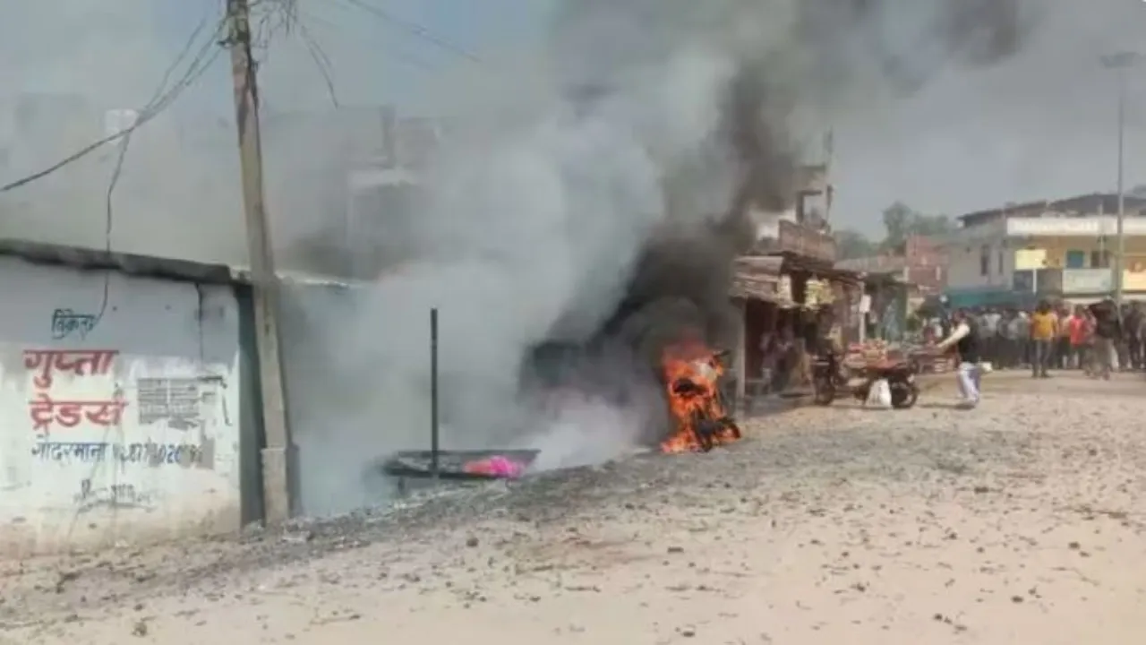 Jharkhand fire incident :  गढ़वा में पटाखे की दुकान में आग लगने से तीन बच्चों समेत पांच लोगों की मौत 