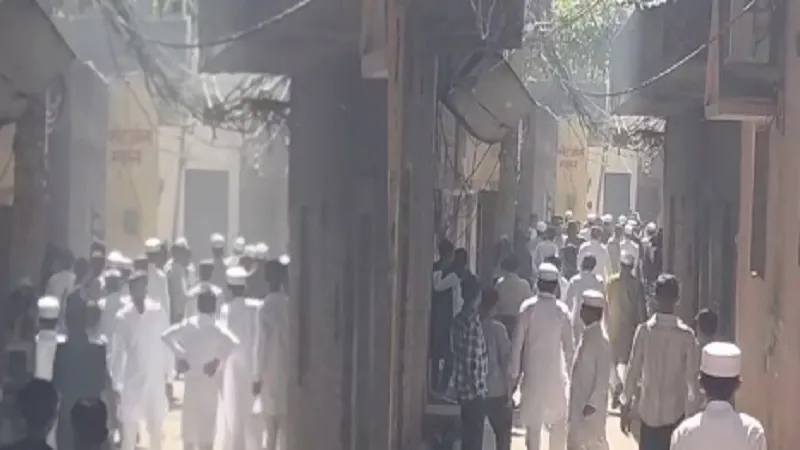 मुरादाबाद : ईद पर बवाल, पिता-पुत्र को पीटने के बाद पथराव...4 आरोपियों के खिलाफ रिपोर्ट दर्ज 