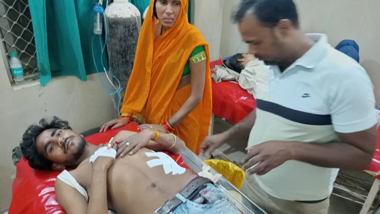 Kannauj: ब्लाक प्रमुख सदर के भतीजे के पेट में घोंपा चाकू, गंभीर हालत में कानपुर रेफर, तीन लोगों पर रिपोर्ट दर्ज