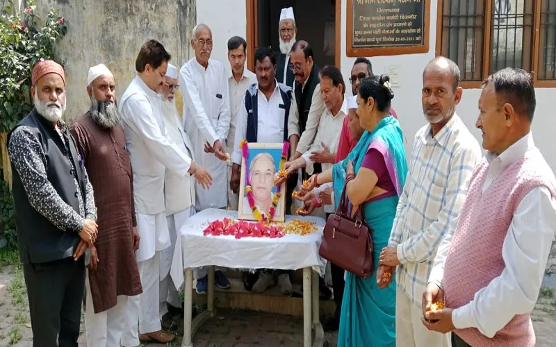 बिजनौर : कांशीराम के आदर्शों पर चलने का लिया संकल्प