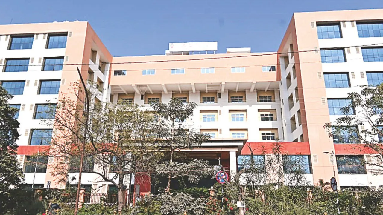 Kanpur: पीजीआई में होगा आंख के न्यूरो रोग का इलाज, न्यूरो ऑफ्थेलमोलॉजी विभाग का जल्द शुरू किया जाएगा संचालन