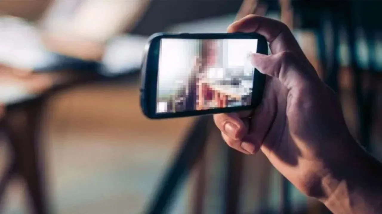 Kanpur: प्रेमजाल में फंसाकर बनाया अश्लील वीडियो, ब्लैकमेल कर ठगे सात लाख, आरोपी ने पीड़िता को दी इस बात की धमकी...