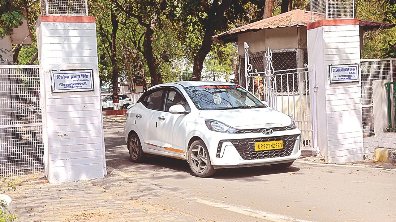 Kanpur में एकता हत्याकांड: जांच करने स्टेट मेडिकोलीगल सेल की टीम आई, जहां दफनाई गई थी लाश वहां की उठाई मिट्टी 