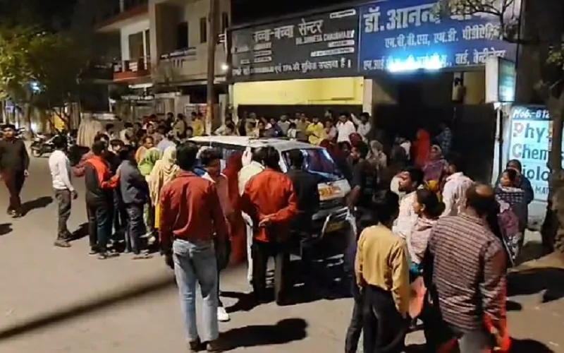 मुरादाबाद : गर्भवती महिला की इलाज के दौरान मौत, गुस्साए परिजनों ने किया हंगामा