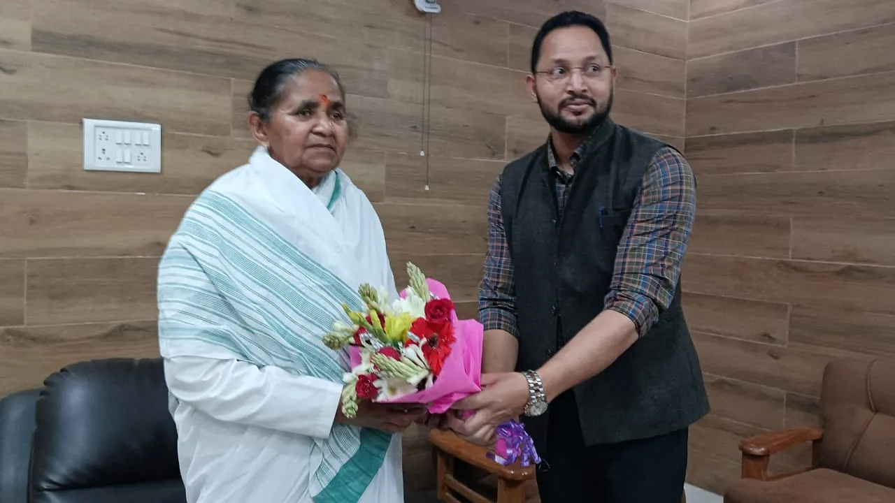 Ayodhya News : प्रयागराज का गंगाजल एकदम शुद्ध : गुलाब देवी 