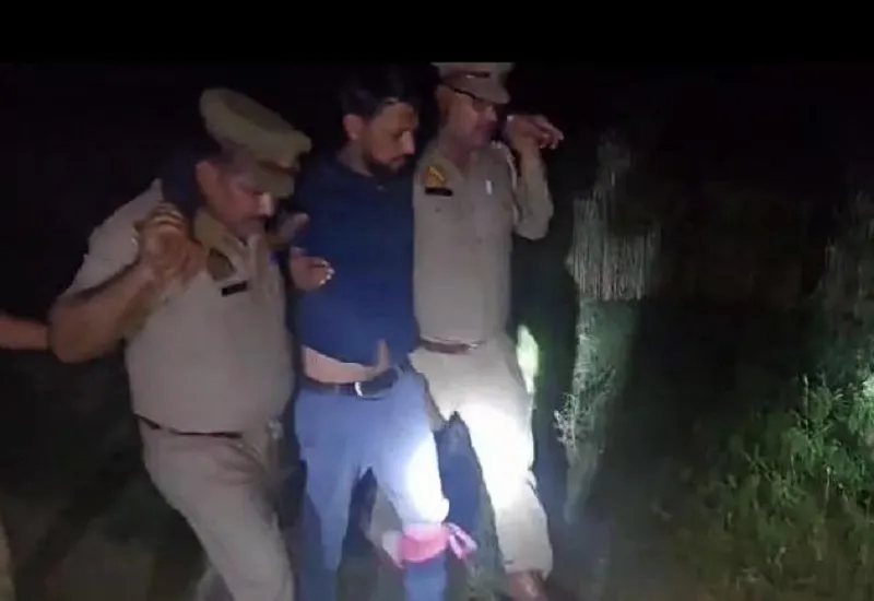 मुरादाबाद : गोकशी के दो आरोपी पुलिस मुठभेड़ में गिरफ्तार, तीन फरार