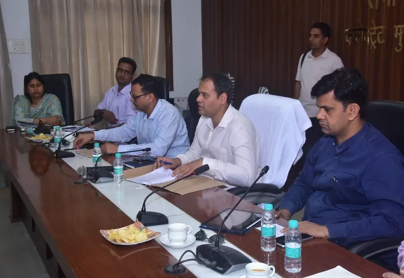 मुरादाबाद : हर बूथ पर बूथ लेवल एजेंट नियुक्त कर उसकी सूची दें राजनीतिक दल, DM ने मांगा सहयोग