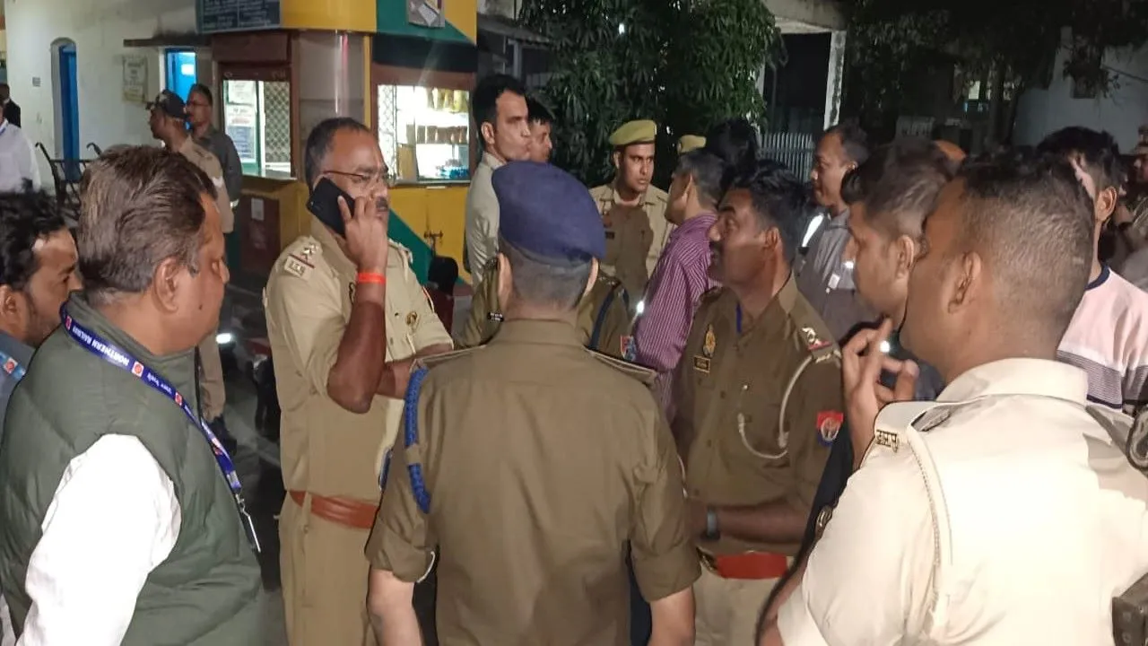 अयोध्या एक्सप्रेस को बम से उड़ाने की धमकी, ट्रेन के टॉयलेट में नाम लिखकर बतायी पहचान