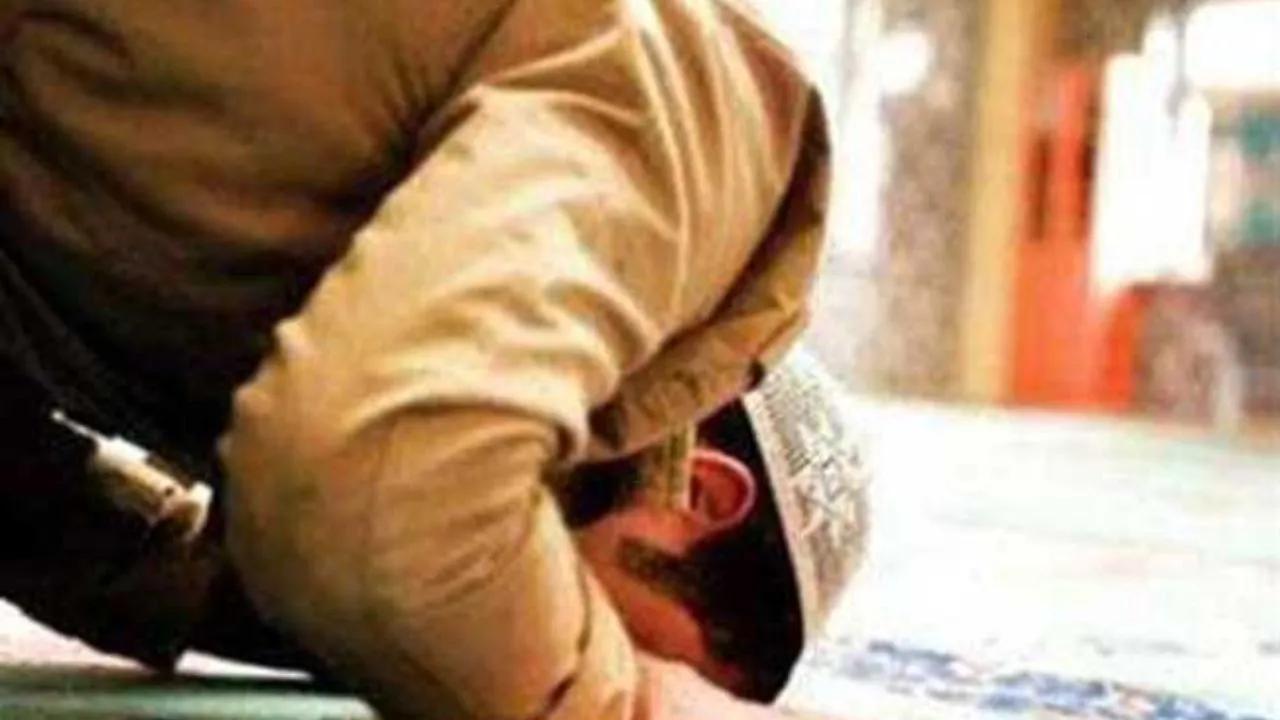 Kanpur: सड़क पर नहीं होगी नमाज, मस्जिदों व घरों में की गई व्यवस्था, शहर में कहां कितने दिनों में खत्म होगी तरावीह? यहां पढ़िए...