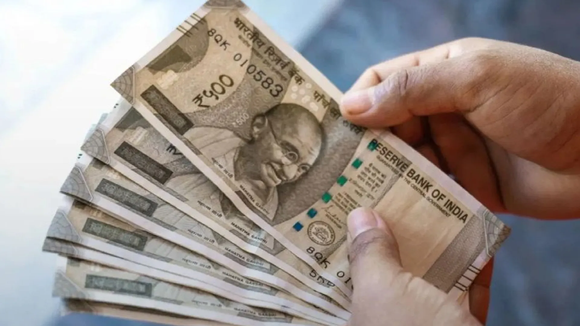 Bareilly: ऊंट के मुंह में जीरा...सात करोड़ से ज्यादा अटके, मिले सिर्फ 60 लाख