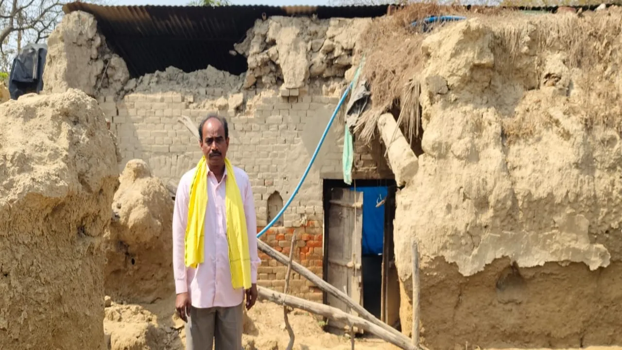 Ayodhya News : आईजीआरएस पोर्टल पर लगा दी फर्जी रिपोर्ट, नहीं मिला आवास : पात्र लाभार्थी तहसील व ब्लॉक का लगा रहा चक्कर