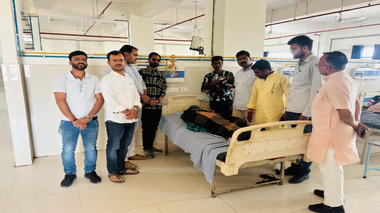 Pratapgarh News : पत्नी की लाठी डंडों से पिटाई कर पति को जान से मारने की दी धमकी