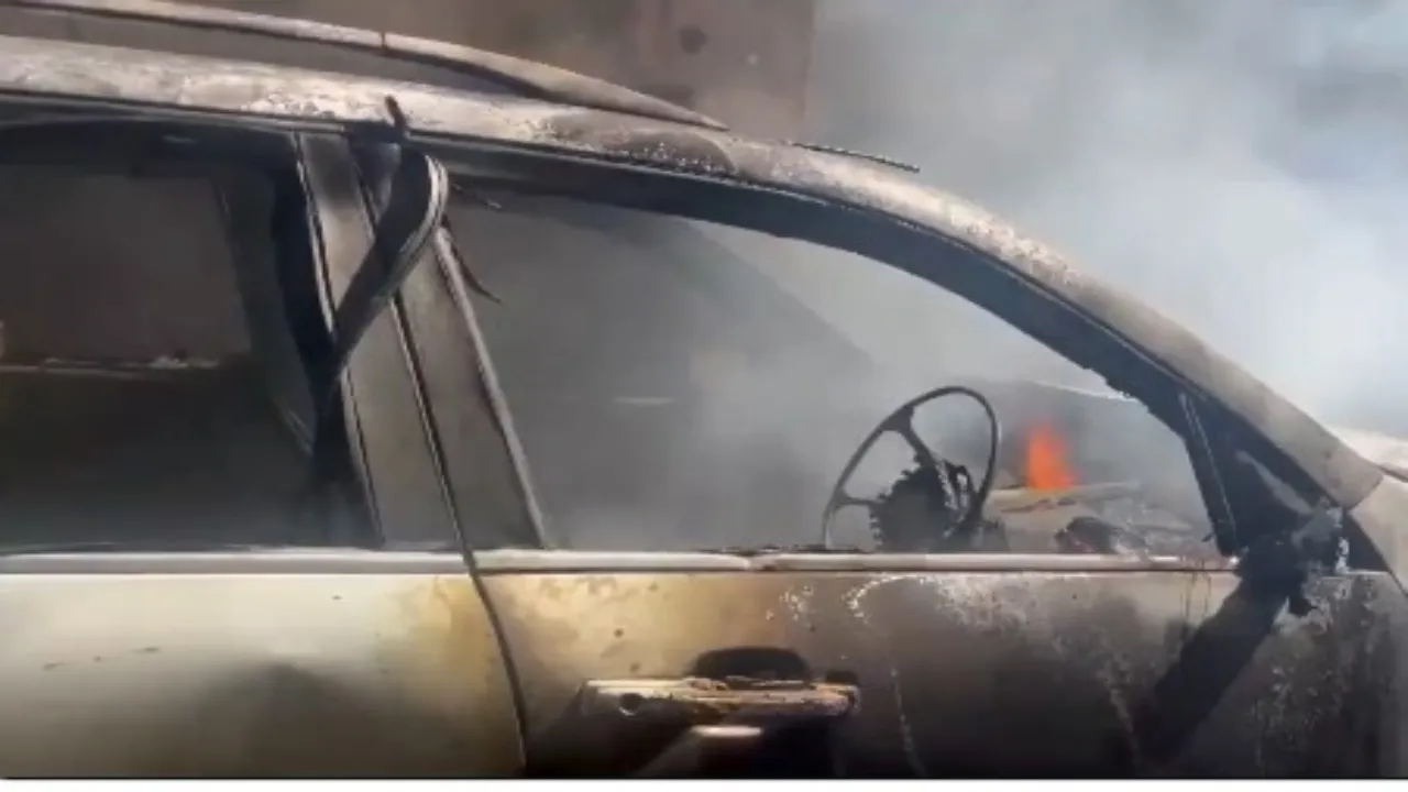 Lucknow fire incident : हजरतगंज की मल्टी लेवल पार्किंग में लगी आग, कई गाड़ियां जली