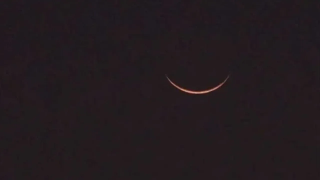 दुआ के लिए उठे हाथ और छलके आंसू; कानपुर में चांद निकलते ही महिलाओं ने पढ़ी शुक्रराना नमाज