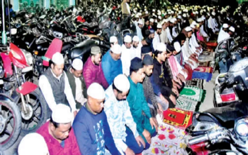 मुरादाबाद : चांद दिखते ही अल्लाह की बारगाह में झुके सिर, तड़के उठकर रखा रोजा