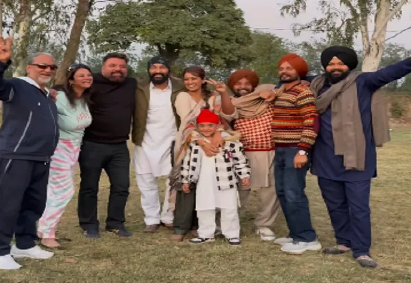 राकेश मेहता की फिल्म 'मेहर' की शूटिंग पूरी, राज कुंद्रा ने कास्ट के साथ मनाया जश्न...देखें VIDEO