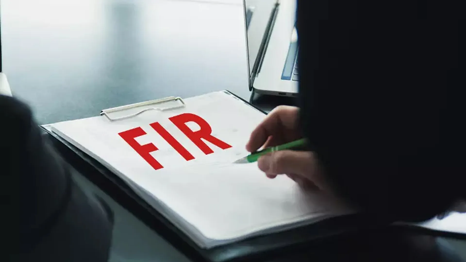 Bareilly: पुलिस टीम पर किया था हमला, आरोपियों के खिलाफ रिपोर्ट दर्ज