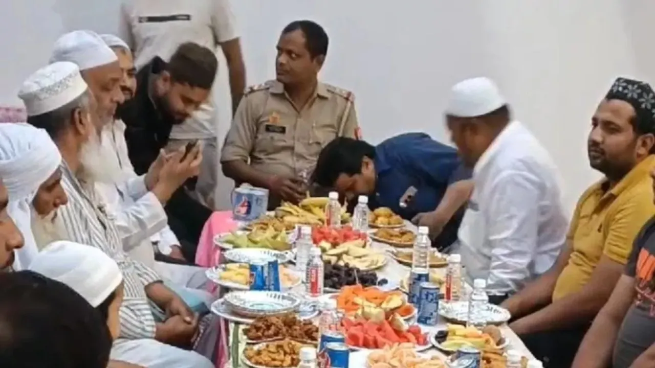  Meerut News :  बिना अनुमति के पुलिस चौकी में रोजा इफ्तार पार्टी! एसएसपी ने एक्शन लेते हुए दरोगा को लाइन हाजिर किया