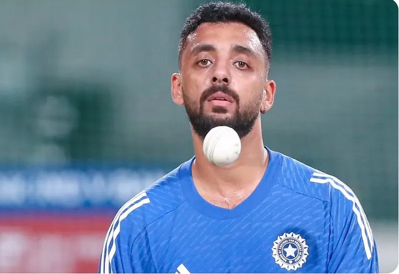 वरुण चक्रवर्ती सीमित ओवरों के क्रिकेट में विश्व स्तरीय गेंदबाज बनने के करीब, मुरली विजय ने की प्रशंसा