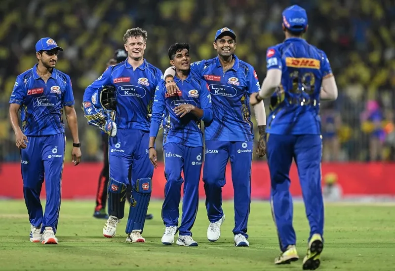 पिता ऑटो रिक्शा चालक, बिना घरेलू क्रिकेट खेले किया IPLडेब्यू...कौन हैं CSK को फंसाने वाले विग्नेश पुथुर?