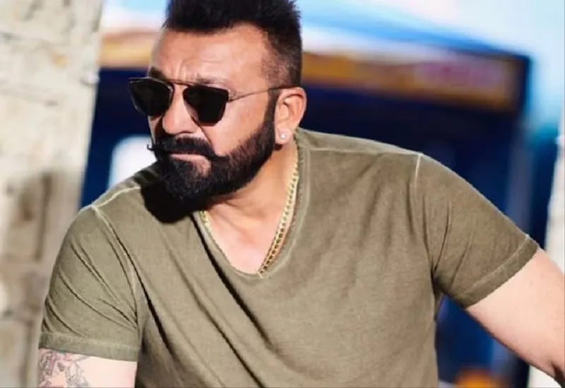 फिल्म 'The Bhootnii' से संजय दत्त का पहला लुक पोस्टर रिलीज, हाथ में आग की लपटों में घिरी दो तलवारें आई नजर 