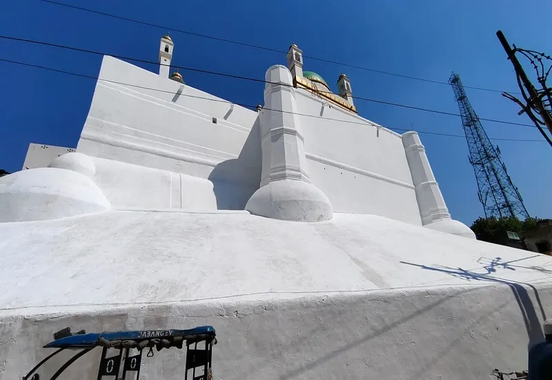 संभल की जामा मस्जिद में रंगाई-पुताई का कार्य पूरा, इलाहाबाद हाई कोर्ट ने एक सप्ताह का दिया था समय