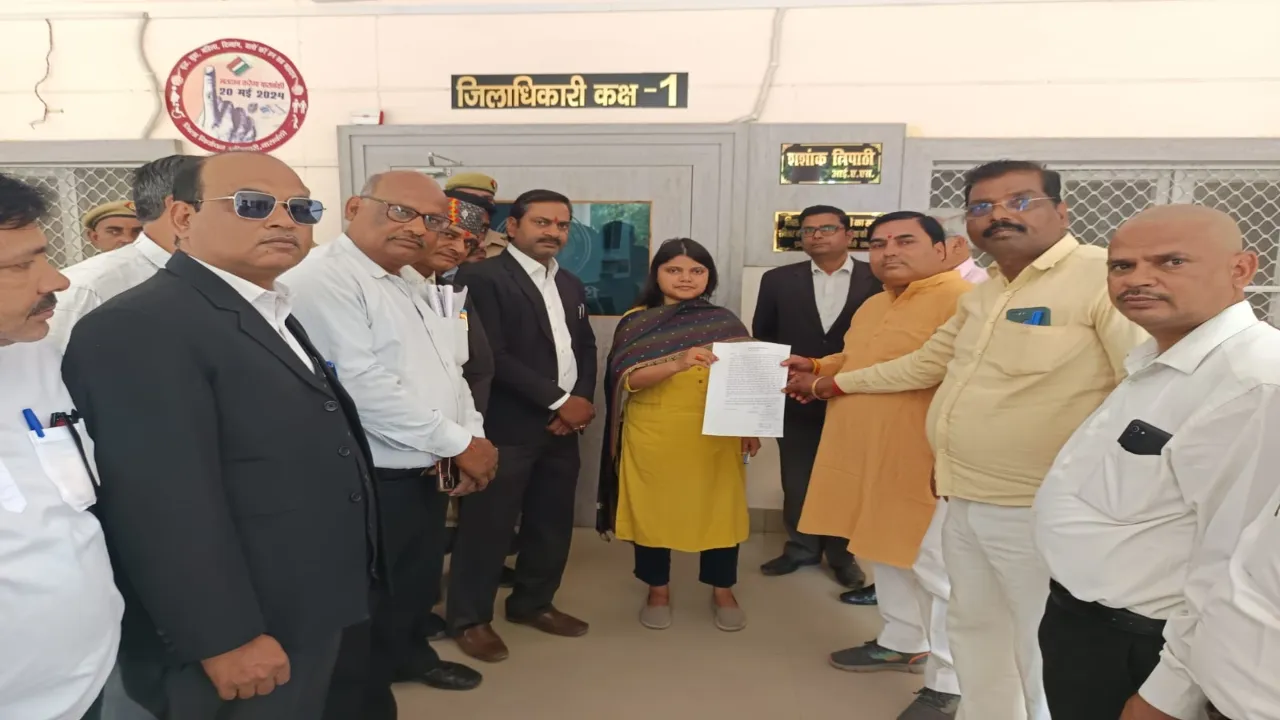 Barabanki News : संभल के बाद सतरिख मेले पर भी प्रतिबंध की मांग, जिलाधिकारी को ज्ञापन के माध्यम से जताया विरोध