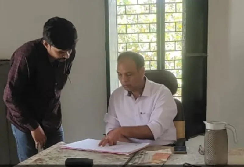 Amroha : अमृत विचार की खबर का असर...संतोषजनक जवाब नहीं दे पाए अध्यापक, होगी कार्रवाई 