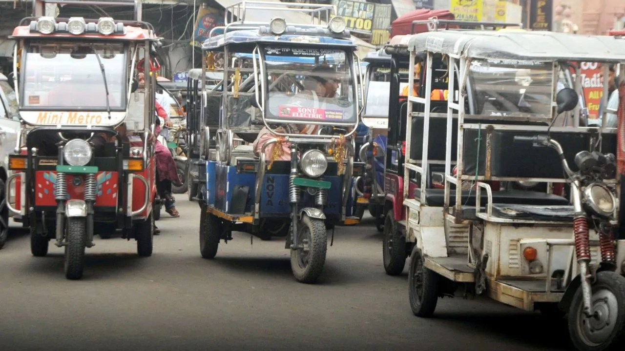 कासगंज: होली को लेकर बदली बाजार की यातायात व्यवस्था, भारी वाहन और ई- रिक्शा पर प्रतिबंध