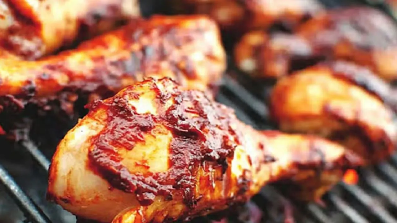 बदायूं में मुर्गे के मीट को लेकर भिड़े दो पक्ष, फायरिंग और पथराव में दो घायल