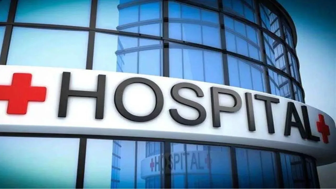 बदायूं: सील किए गए अस्पताल में फिर से मरीजों का इलाज, ग्रामीणों में हड़कंप