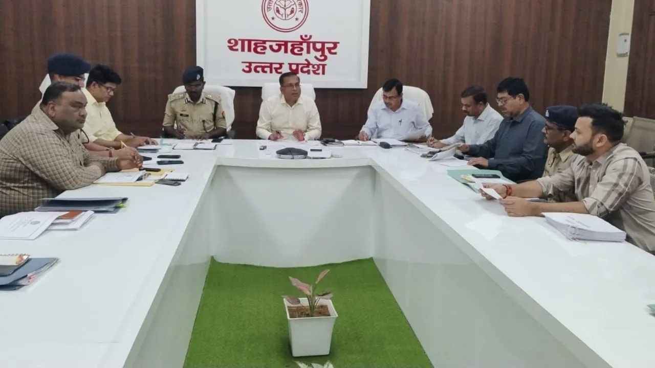 शाहजहांपुर: बरेली मोड़ से राजघाट तिराहा तक चलेगा 156 चिन्हित ई-रिक्शा, गैर-चिन्हित पर होगी कार्रवाई