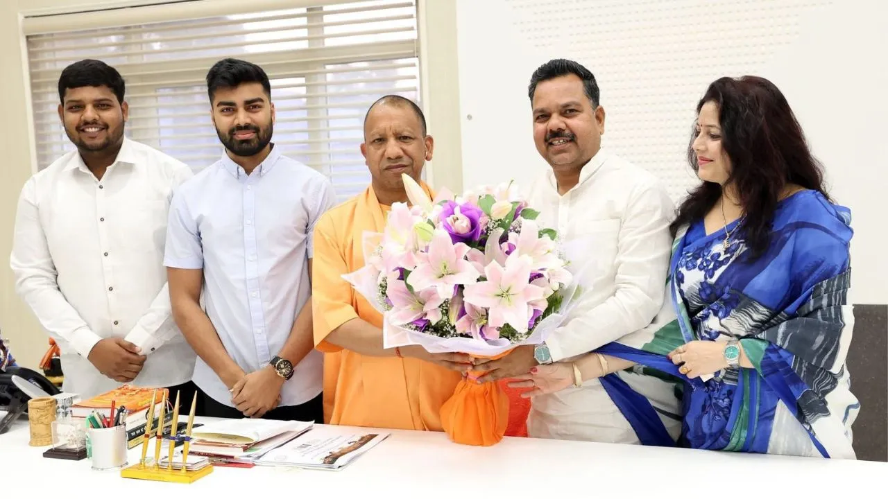 बदायूं: मुख्यमंत्री से जिलाध्यक्ष ने की मुलाकात, जिले के विकास पर चर्चा