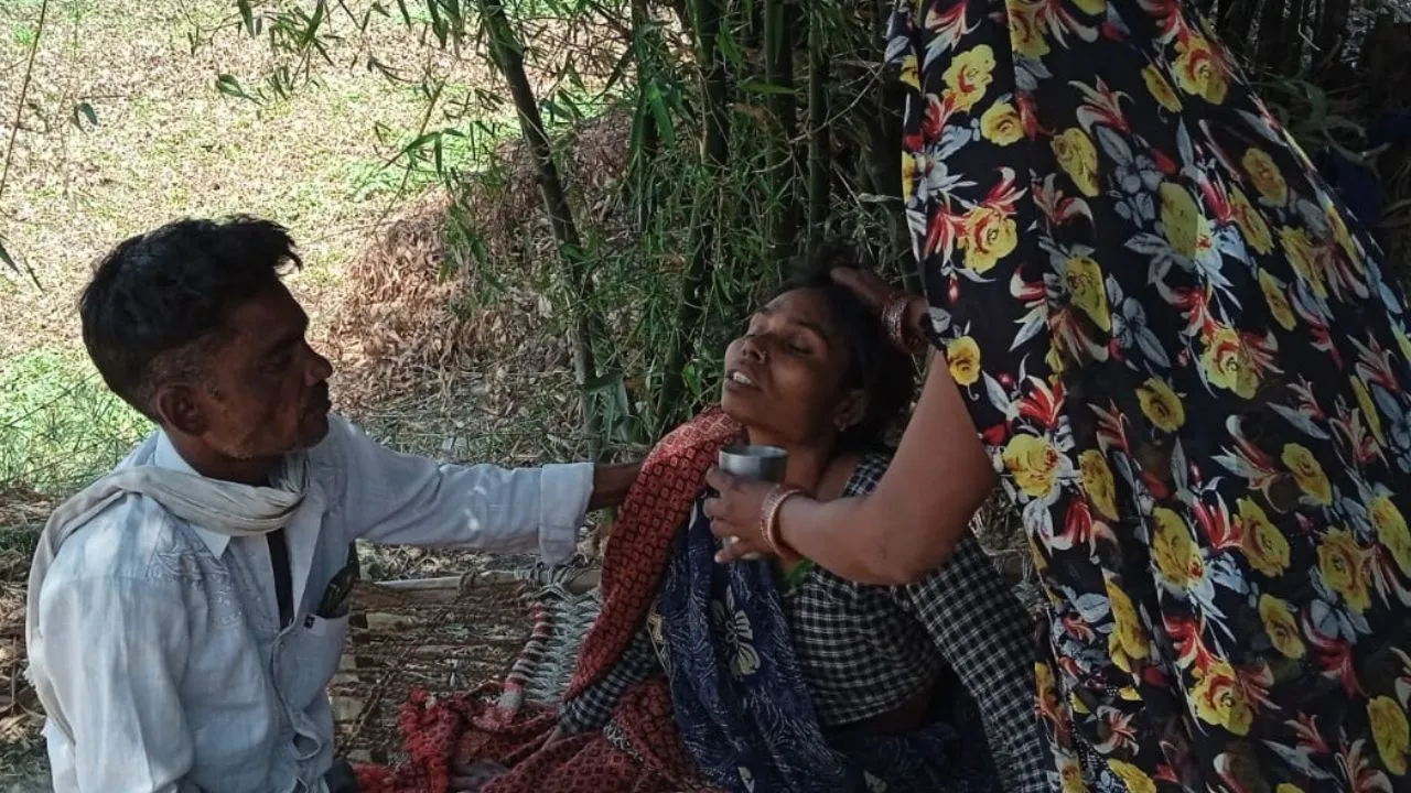 शाहजहांपुर: पति और बच्चों की मौत के बाद बदहवास कौशल्या, रोते-रोते हो गई बेहोश