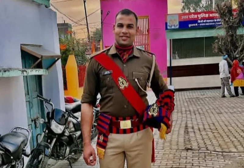 Rampur : सिपाही अंकित ने आत्महत्या क्यों की? जानकारी में जुटी पुलिस...शव का कराया पोस्टमार्टम