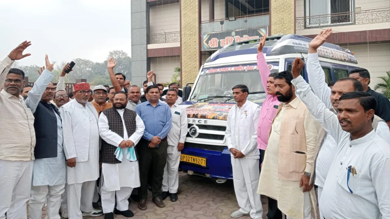  Pratapgarh News : पूर्व मंत्री स्वामी प्रसाद मौर्य ने कहा, औरंगजेब से ज्यादा क्रूर था नाथूराम गोडसे 