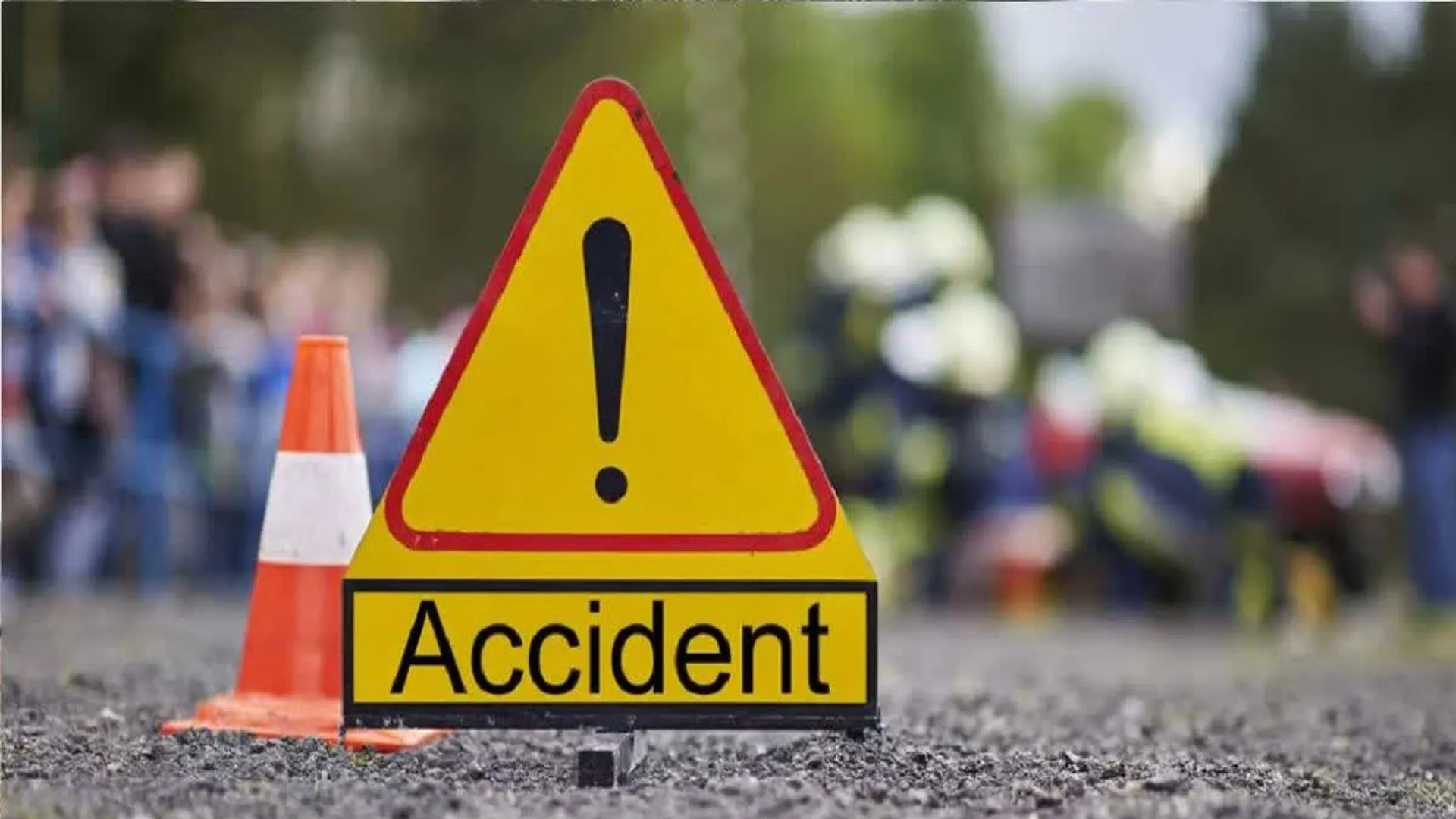 लखीमपुर खीरी: महाकुंभ से लौट रहे श्रद्धालुओं की कार पलटी, सड़क हादसे में एक की मौत