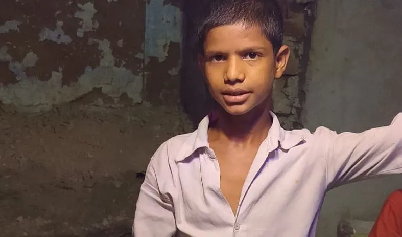 कासगंज: युवक के कानों में लगी ईयरफोन और हो गया हादसे का शिकार, ट्रेन की चपेट में आकर मौत