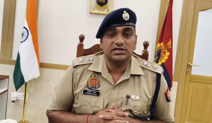 Bareilly: घर से पुलिसकर्मियों ने युवक को किया अगवा, फिर मांगे तीन लाख...चौकी प्रभारी समेत तीन सस्पेंड
