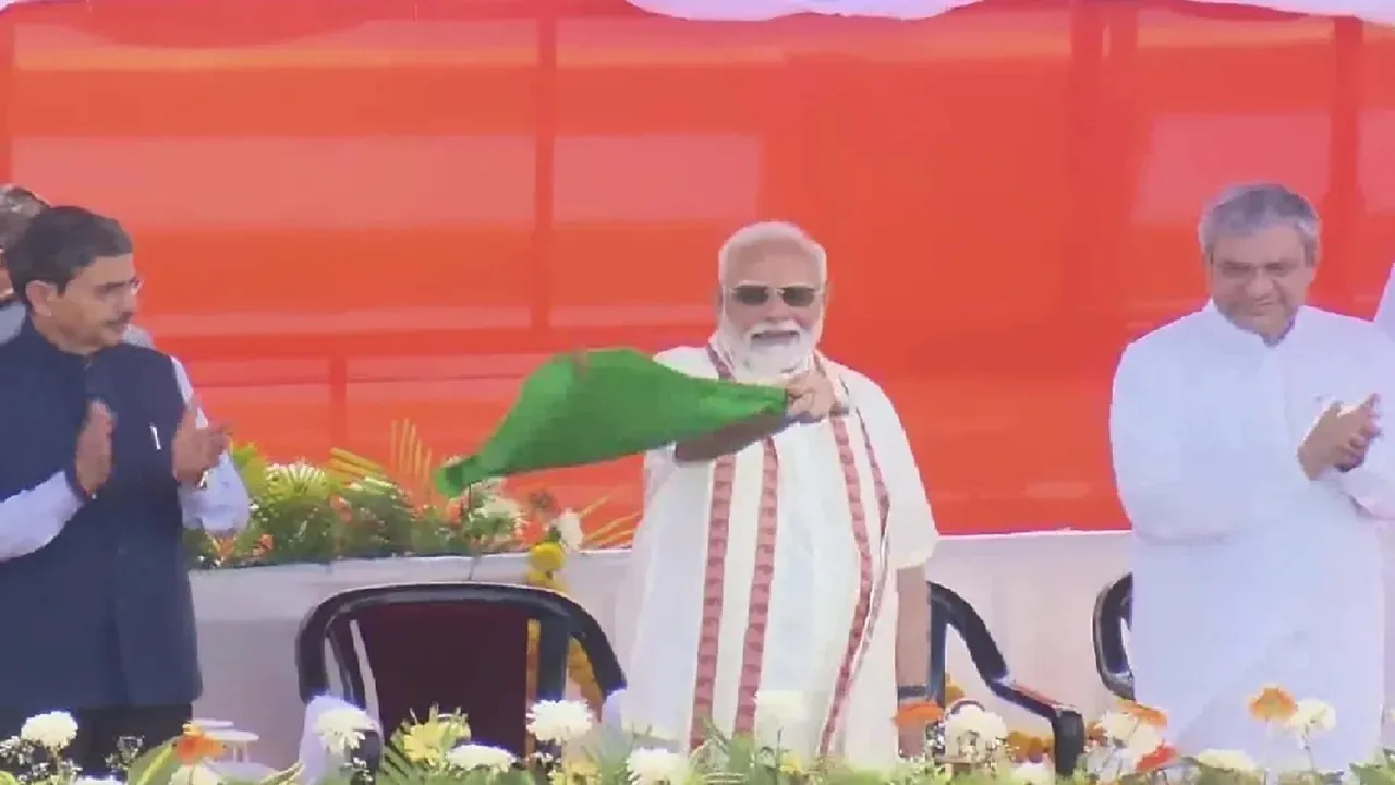 प्रधानमंत्री मोदी ने नए पंबन पुल का किया उद्घाटन, रामेश्वरम-तांबरम ट्रेन को दिखाई हरी झंडी 