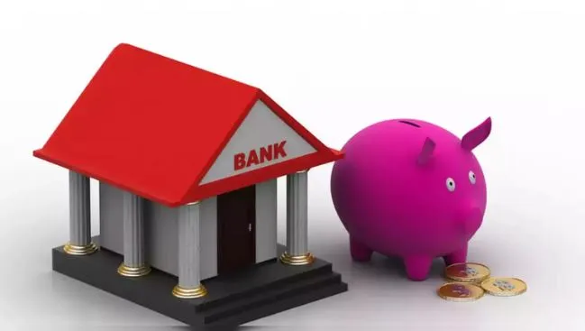 बरेली: हर लेन-देन पर शुल्क, हर सुविधा पर टैक्स, बचत खाता या घाटे का सौदा?