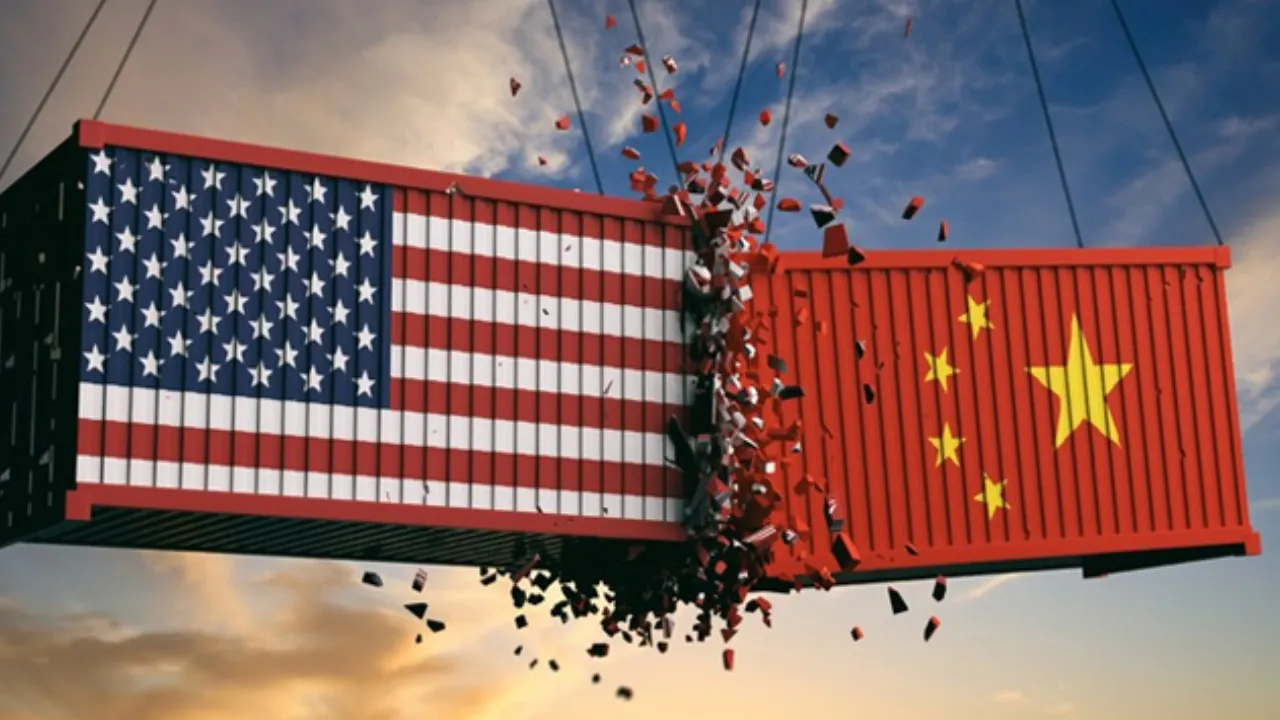 Stock Market Crash: शेयर बाजार पर जमकर बरस रहा अमेरिकी-चीन का शुल्क युद्ध, तिमाही नतीजों से तय होगी बाजार की दिशा 