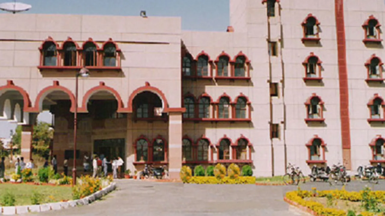 सबके लिए खुलेगा संस्कृत विश्वविद्यालय के सरस्वती मंदिर का द्वार, हाईटैक हो रहा CSU