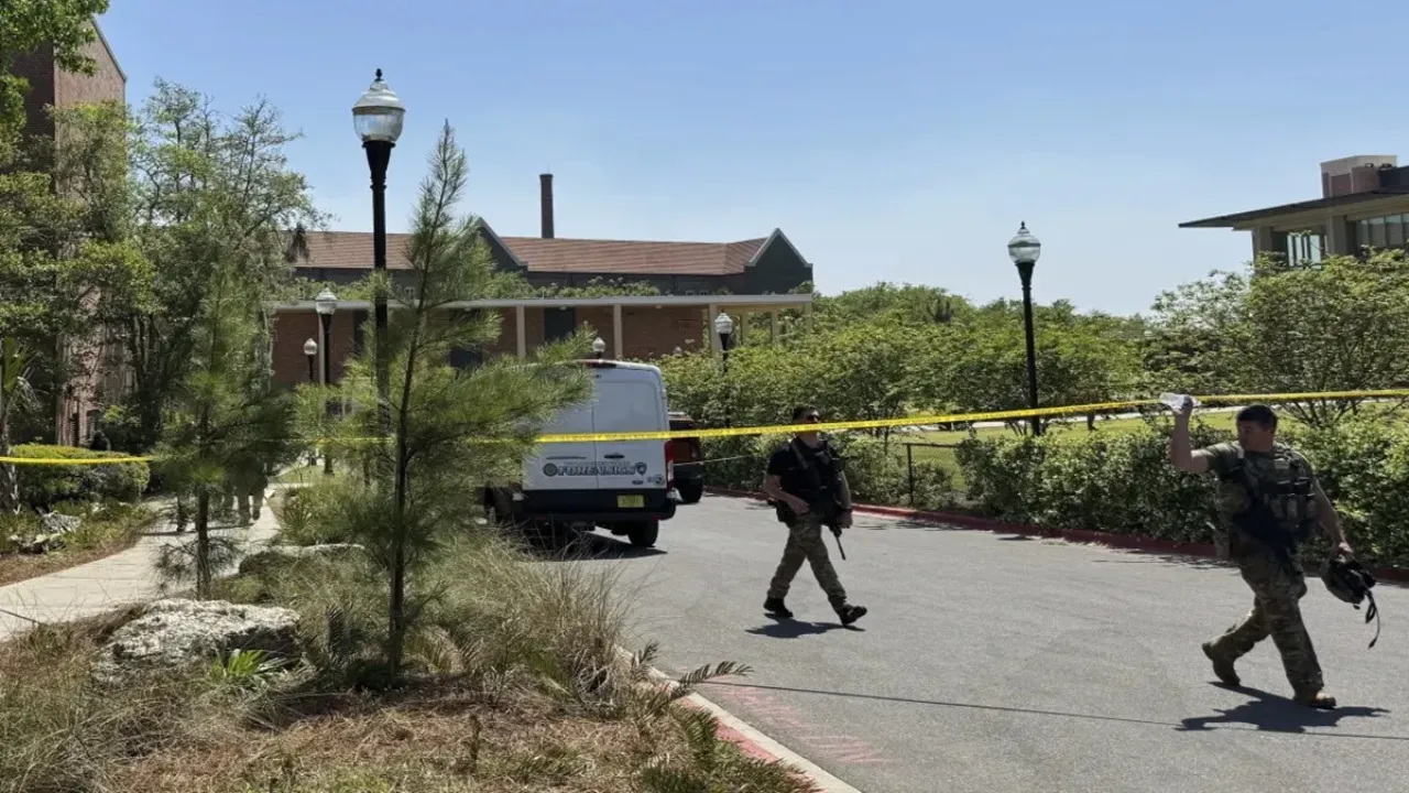 फ्लोरिडा स्टेट यूनिवर्सिटी में हुई गोलीबारी, 2 की मौत 6 घायल, हमलावर गिरफ्तार