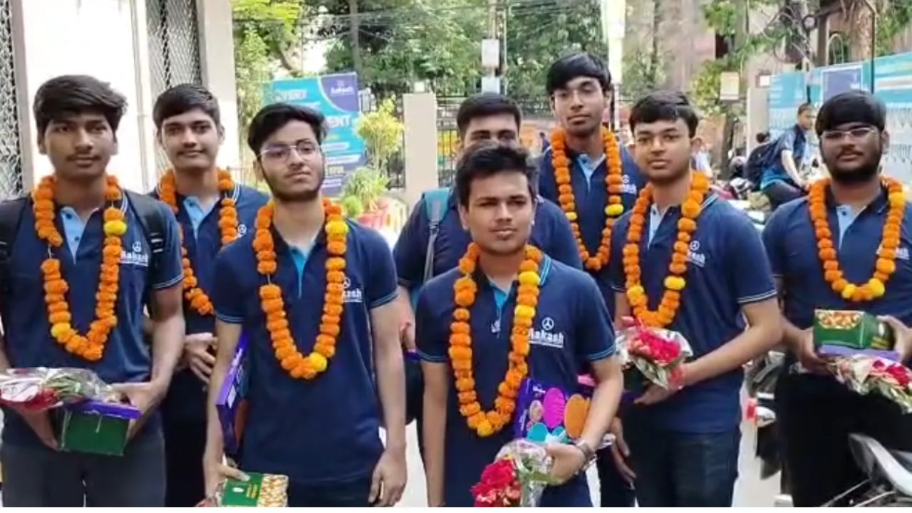 लखनऊ: जेईई मेंस में 99 पर्सेंटाइल से अधिक नंबर पाने वाले छात्रों की संख्या 50 से ऊपर, श्रेयस ने हासिल किया AIR 6