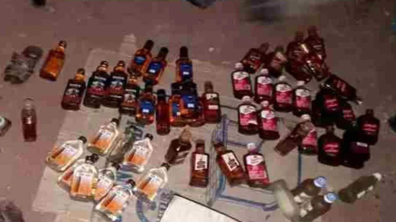 लखनऊः अवैध शराब के खिलाफ अभियान जारी, कारोबारियों को लगा तगड़ा झटका, एक सप्ताह में 5838.57 लीटर मदिरा जब्त