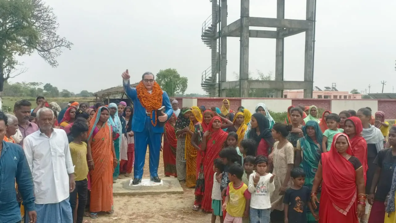 लखनऊः बाबा साहिब की प्रतिमा को लेकर हुआ बवाल, ग्रामीणों ने किया पुलिस पर पथराव, कई पुलिसकर्मी घायल