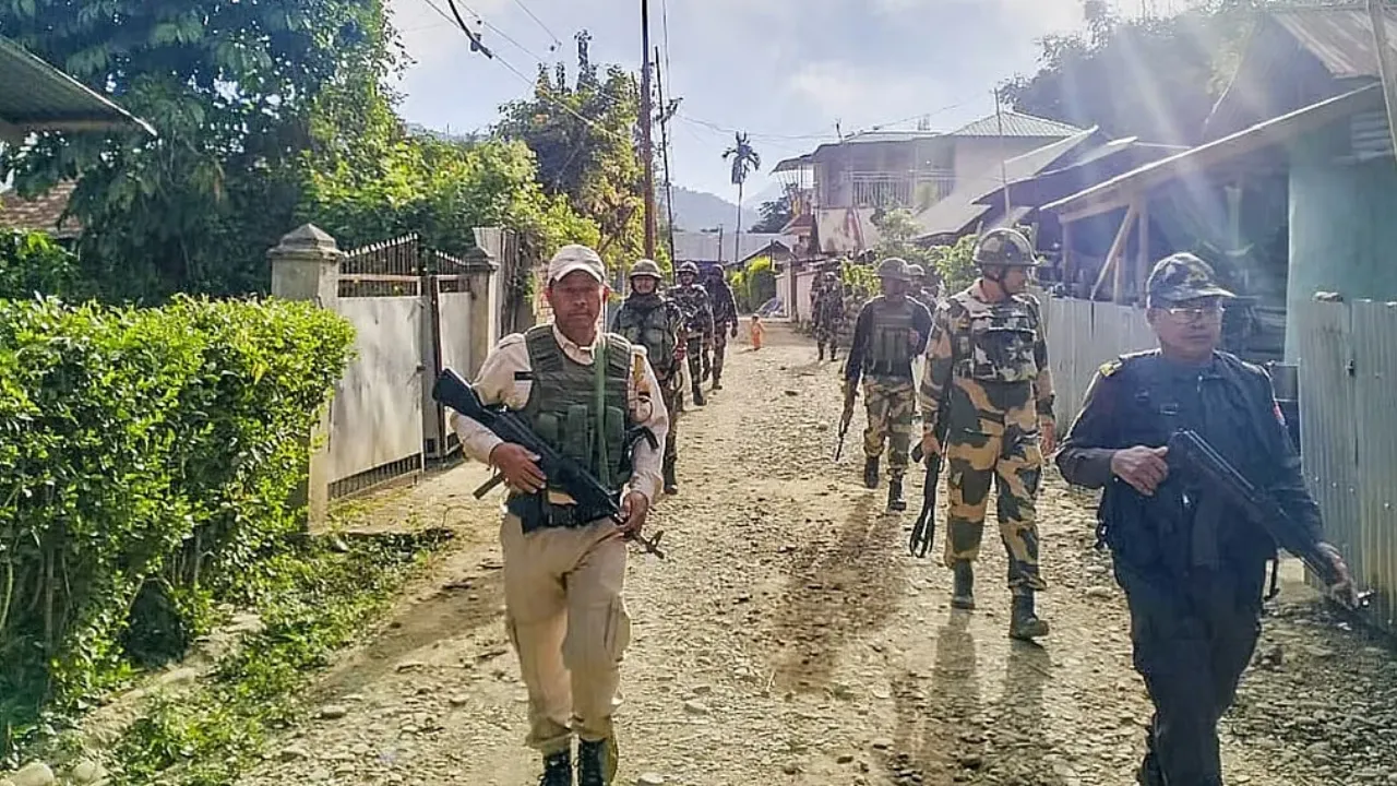 मणिपुर में दो उग्रवादी गिरफ्तार, भारी मात्रा में गोला-बारूद बरामद